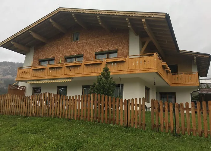 Haus Lorenz Habitación en casa particular Grän